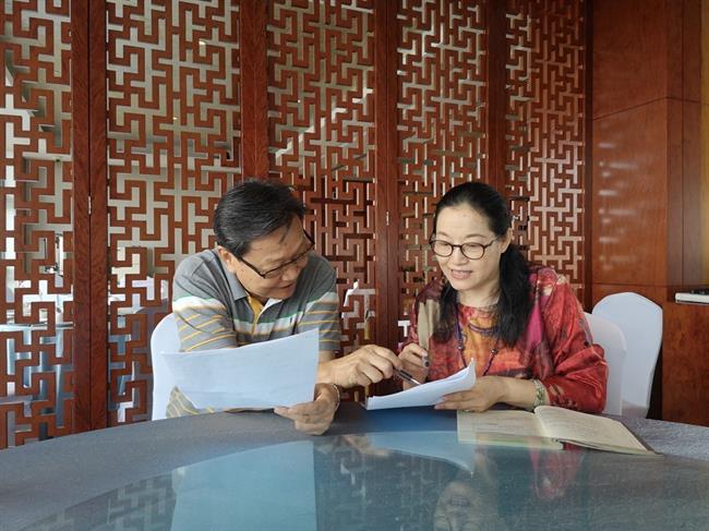 6 与越剧语音专家周冠均请教、探讨语音问题_副本.jpg