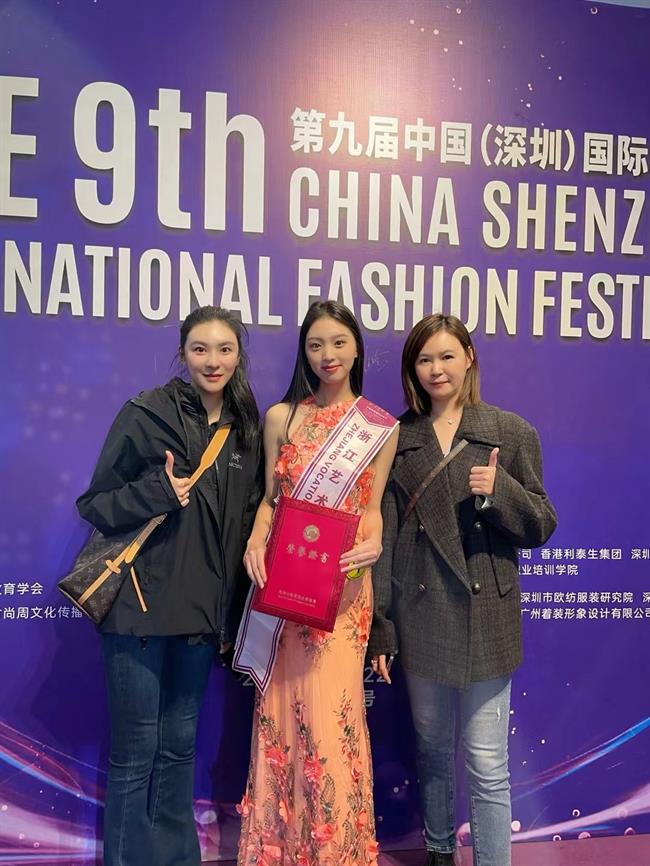 合照.jpg 合照.jpg